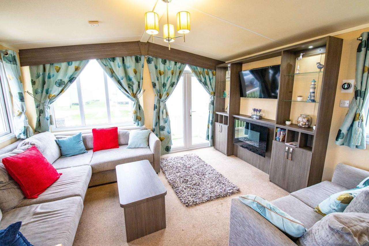 Big Skies Platinum Plus Holiday Home With Wifi, Netflix, Dishwasher, Decking Camber エクステリア 写真