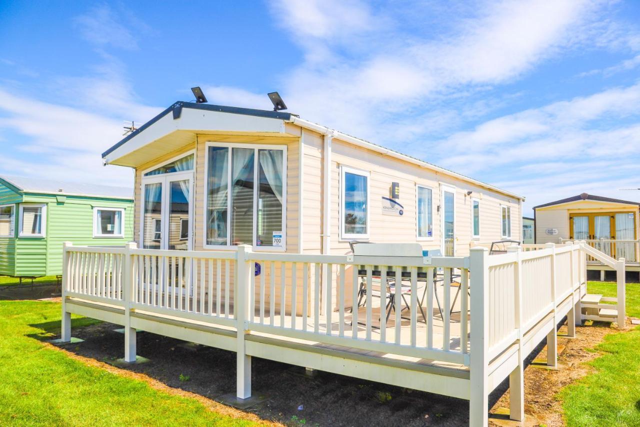 Big Skies Platinum Plus Holiday Home With Wifi, Netflix, Dishwasher, Decking Camber エクステリア 写真