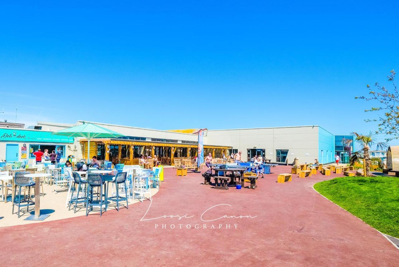 Big Skies Platinum Plus Holiday Home With Wifi, Netflix, Dishwasher, Decking Camber エクステリア 写真