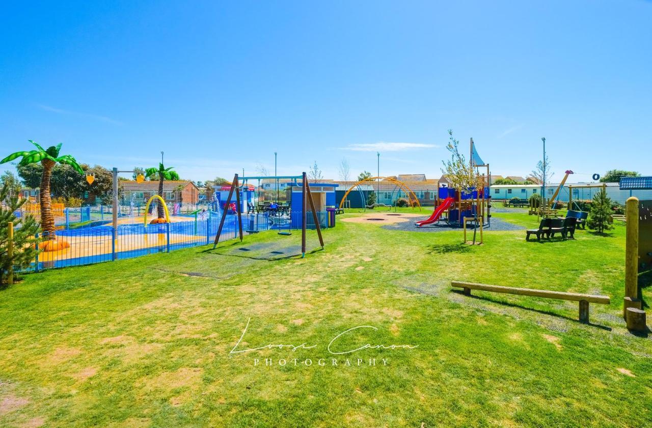 Big Skies Platinum Plus Holiday Home With Wifi, Netflix, Dishwasher, Decking Camber エクステリア 写真